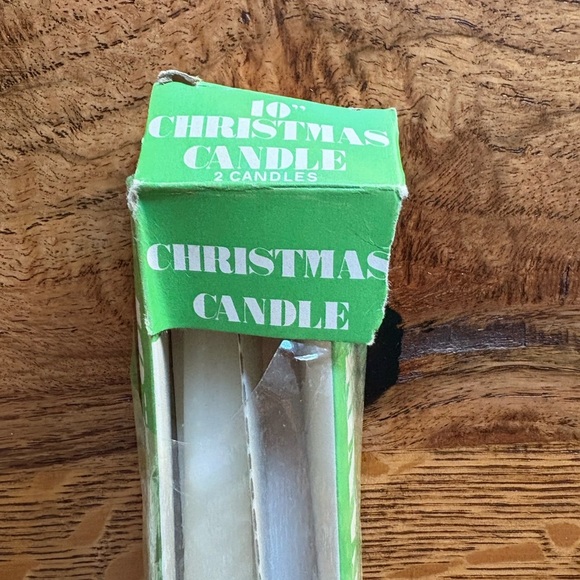 1 Vintage Christmas Taper-10 inch- white with green and red holly leaves & berry - Picture 3 of 9